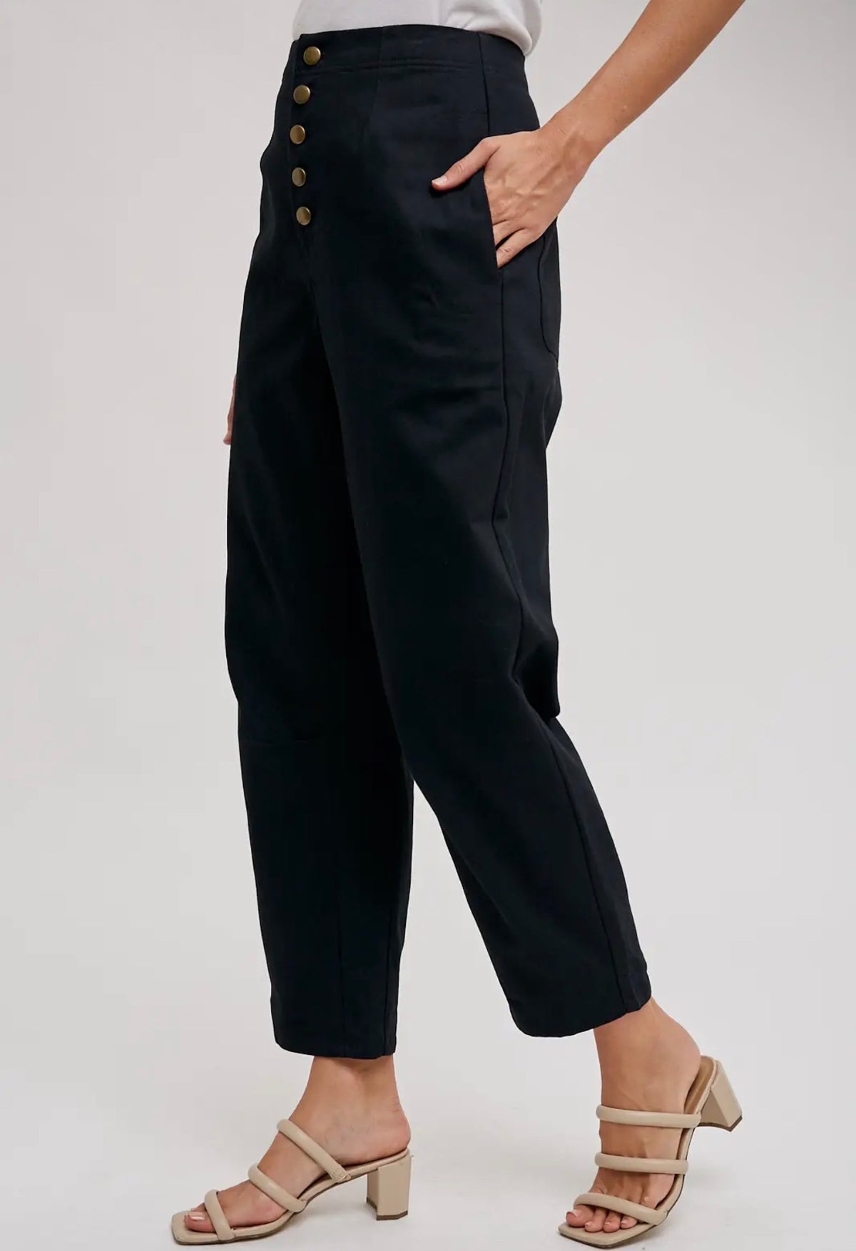 High-Rise button front Ankle pant.